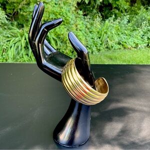 Gold-tone ribbed open end bangle cuff bracelet | Easy on/off | CLRBX